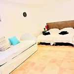 Orada Lola Willa Albufeira