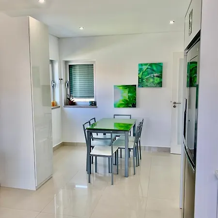 Orada Lola Villa