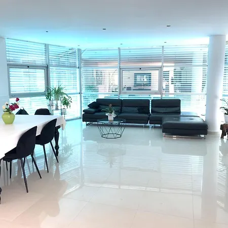 Orada Lola וילה *