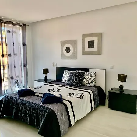 וילה Orada Lola *