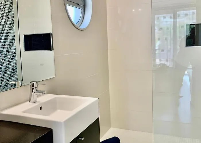 Orada Lola فيلة البوفيرا